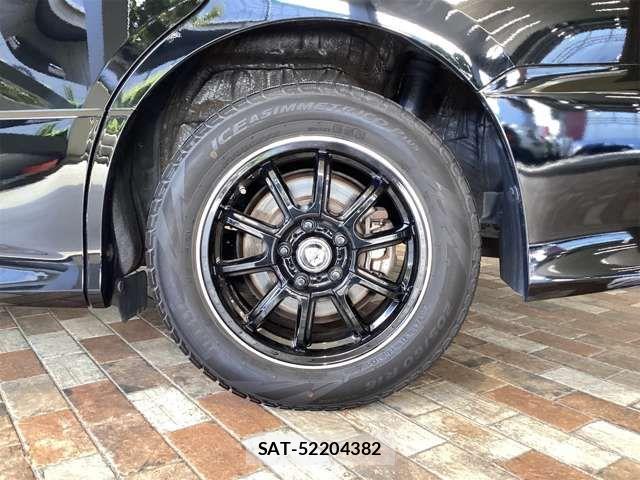 Toyota VOXY 2016-01 8369681-11
