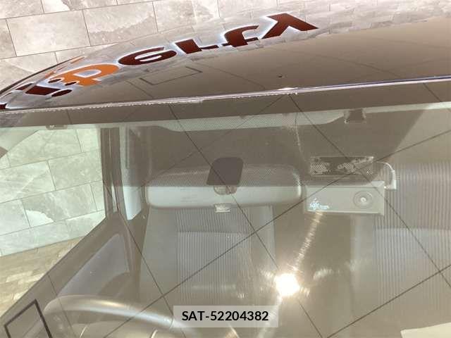 Toyota VOXY 2016-01 8369681-19