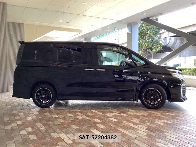 Toyota VOXY 2016-01 8369681-6