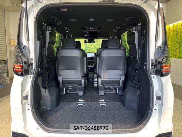 Toyota VOXY 2023-12 8369654-10