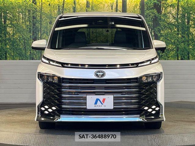 Toyota VOXY 2023-12 8369654-13