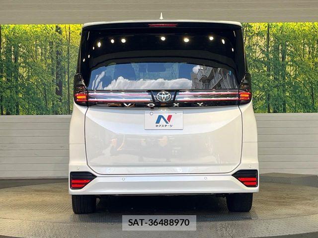 Toyota VOXY 2023-12 8369654-14