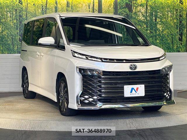 Toyota VOXY 2023-12 8369654-15