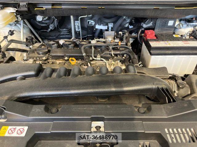 Toyota VOXY 2023-12 8369654-17