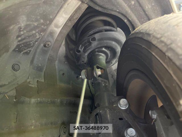 Toyota VOXY 2023-12 8369654-19