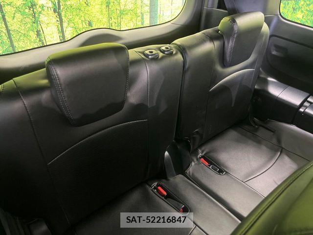 Toyota VOXY 2017-10 8369666-9