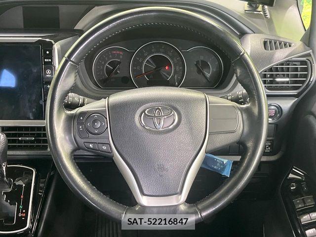 Toyota VOXY 2017-10 8369666-11