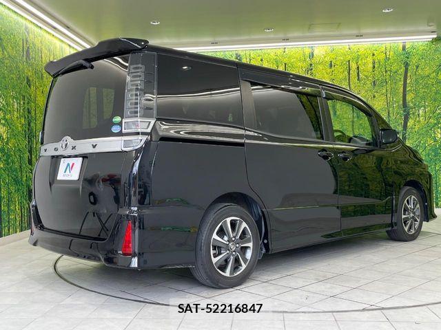 Toyota VOXY 2017-10 8369666-17