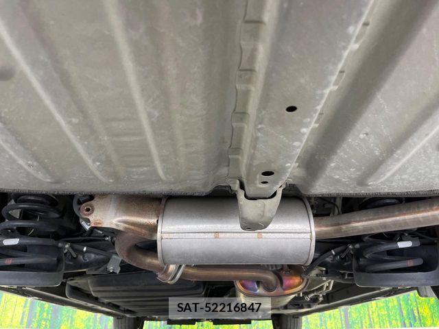 Toyota VOXY 2017-10 8369666-19