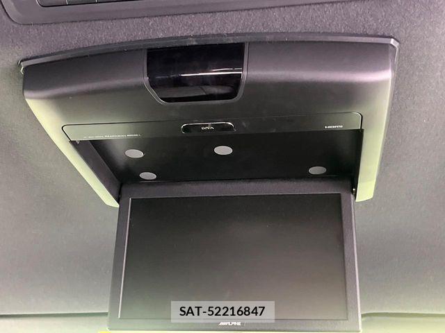 Toyota VOXY 2017-10 8369666-6