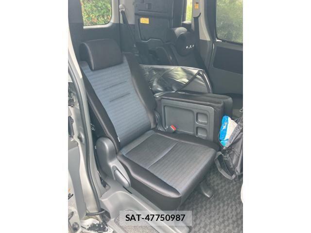 Toyota VOXY 2009-09 8369697-15