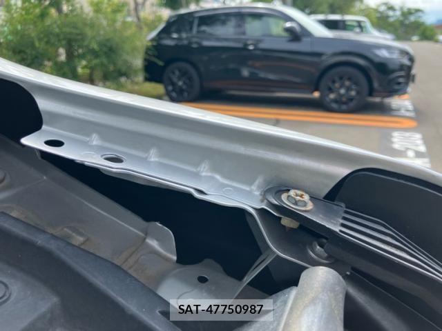 Toyota VOXY 2009-09 8369697-21
