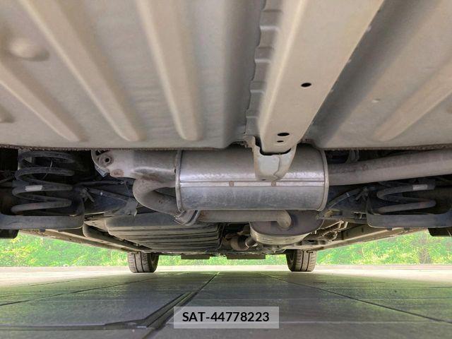 Toyota VOXY 2017-08 8369662-18