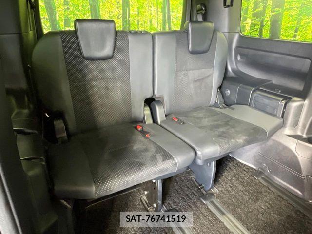 Toyota VOXY 2021-02 8369656-9