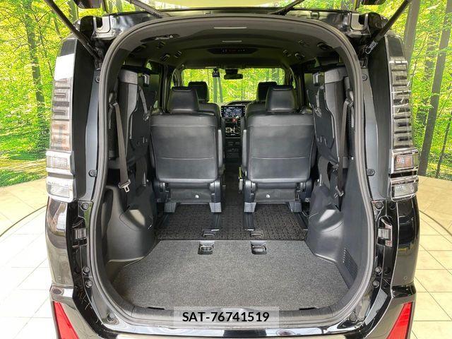 Toyota VOXY 2021-02 8369656-10