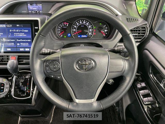Toyota VOXY 2021-02 8369656-11