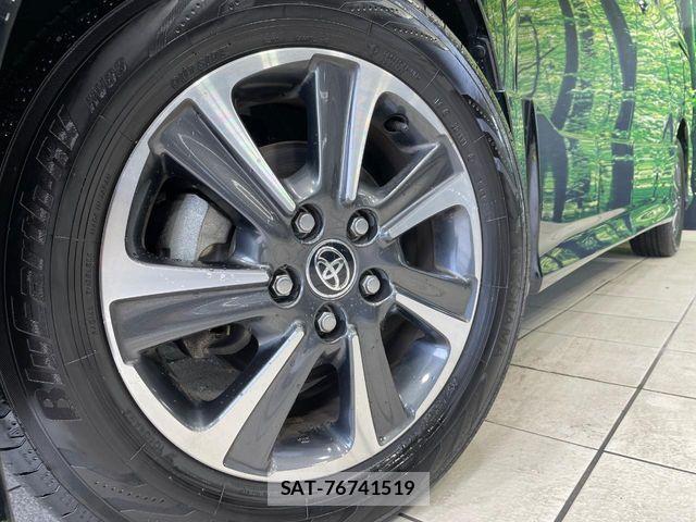 Toyota VOXY 2021-02 8369656-13