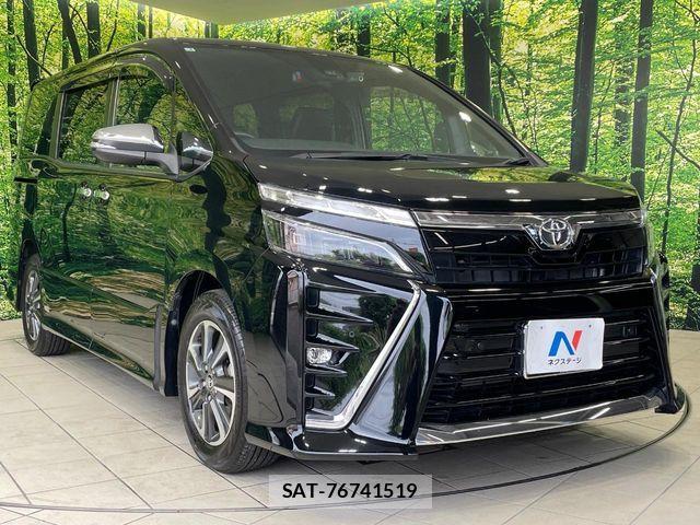 Toyota VOXY 2021-02 8369656-16
