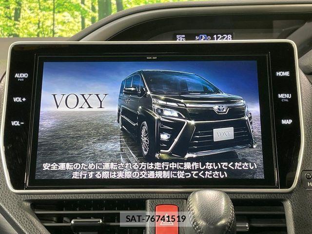Toyota VOXY 2021-02 8369656-3
