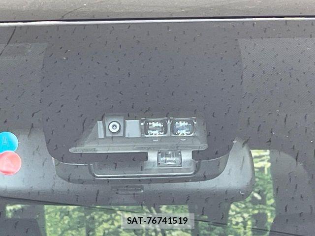 Toyota VOXY 2021-02 8369656-5