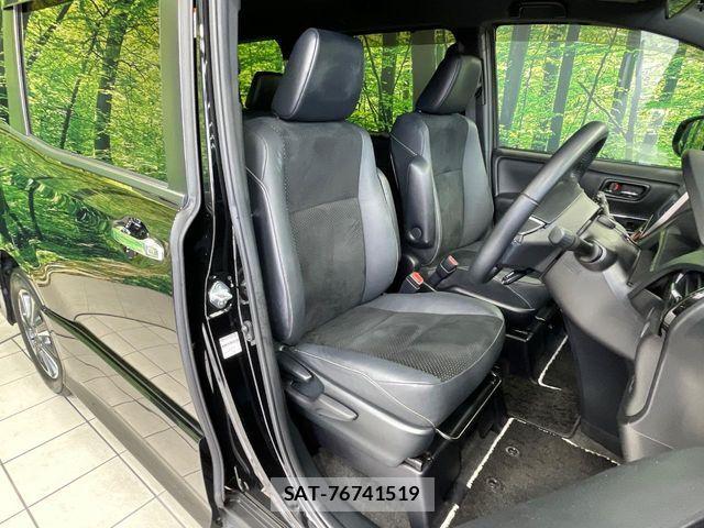 Toyota VOXY 2021-02 8369656-7