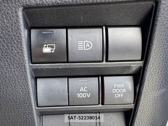 Toyota VOXY 2022-03 8369651-25