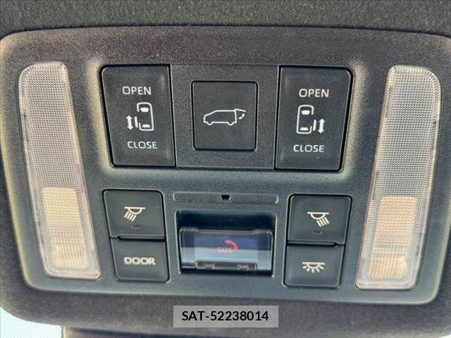 Toyota VOXY 2022-03 8369651-5