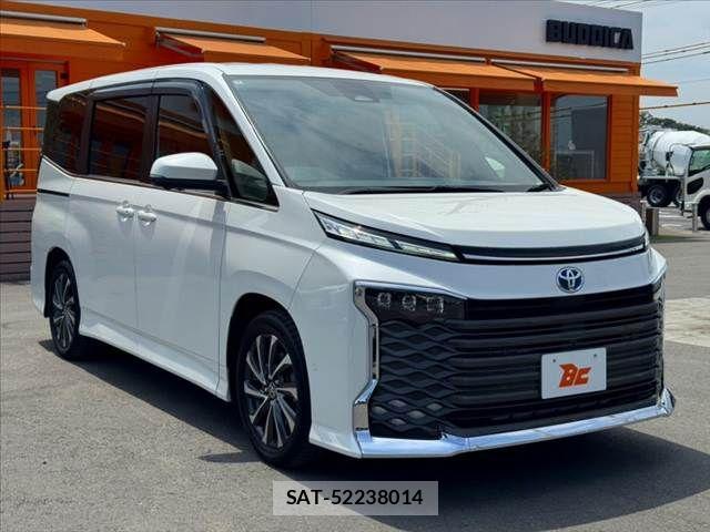 Toyota VOXY 2022-03 8369651-7