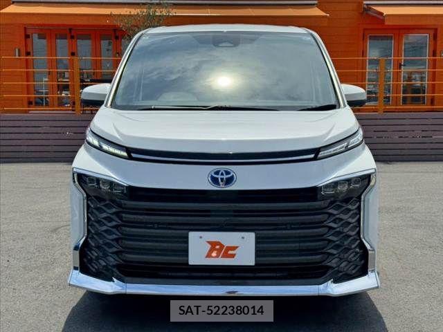 Toyota VOXY 2022-03 8369651-8