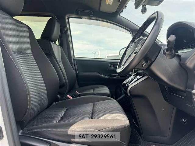 Toyota VOXY 2020-07 8369664-15