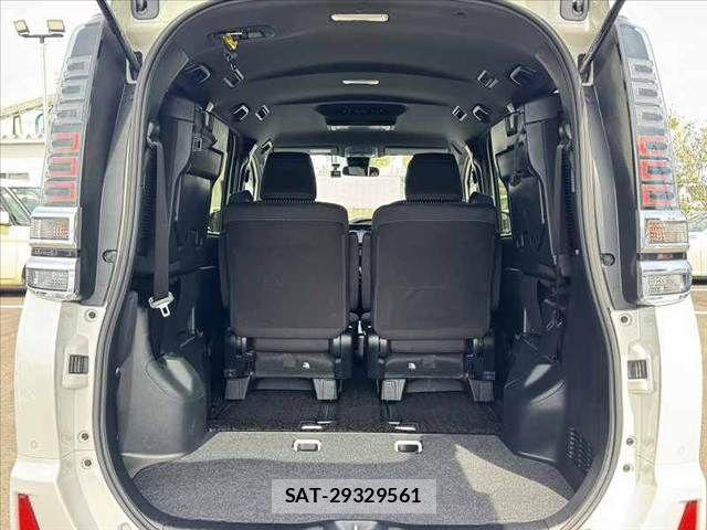Toyota VOXY 2020-07 8369664-21
