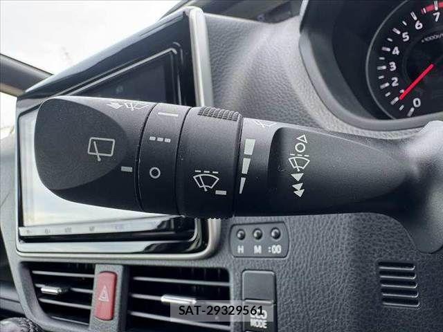 Toyota VOXY 2020-07 8369664-24