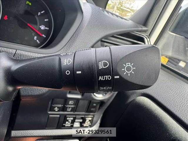 Toyota VOXY 2020-07 8369664-25