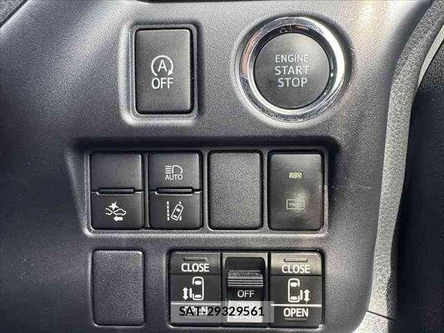 Toyota VOXY 2020-07 8369664-4