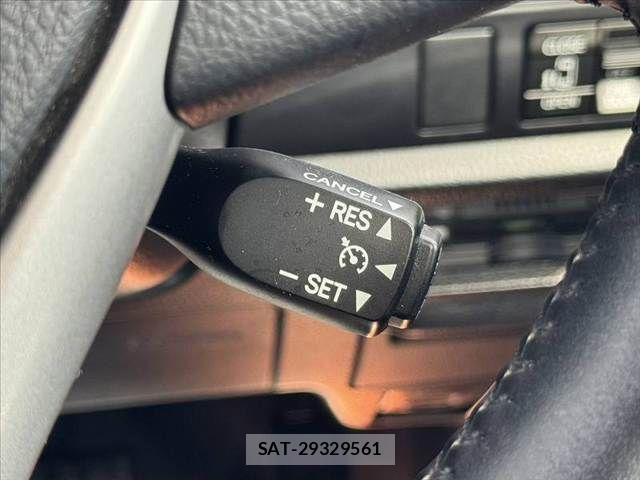 Toyota VOXY 2020-07 8369664-5