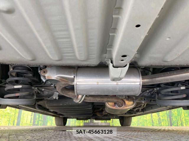 Toyota VOXY 2019-07 8369665-18