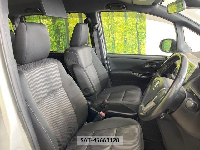 Toyota VOXY 2019-07 8369665-7