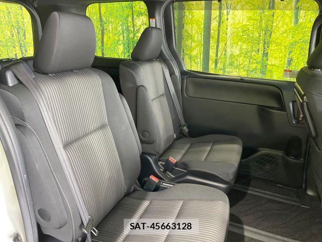 Toyota VOXY 2019-07 8369665-8