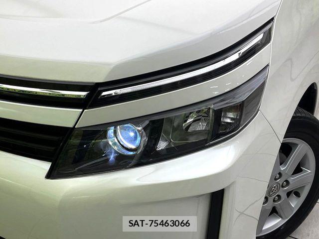 Toyota VOXY 2016-01 8369677-13