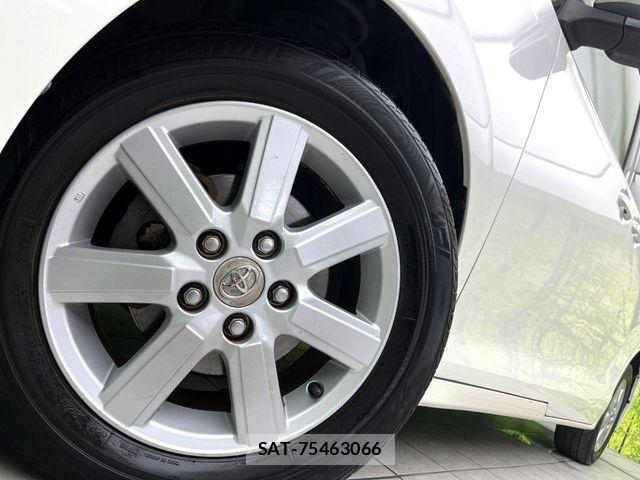 Toyota VOXY 2016-01 8369677-14