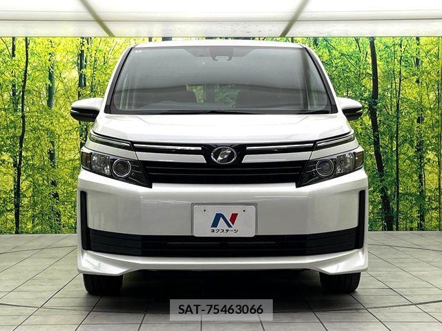 Toyota VOXY 2016-01 8369677-15