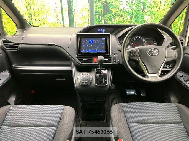 Toyota VOXY 2016-01 8369677-1