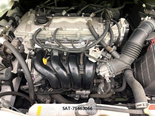 Toyota VOXY 2016-01 8369677-19