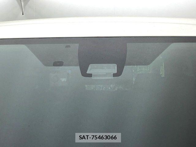 Toyota VOXY 2016-01 8369677-5