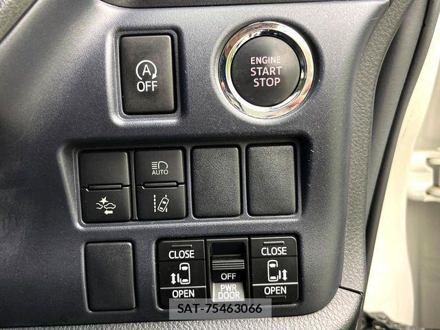 Toyota VOXY 2016-01 8369677-6