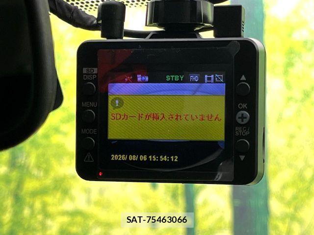 Toyota VOXY 2016-01 8369677-7