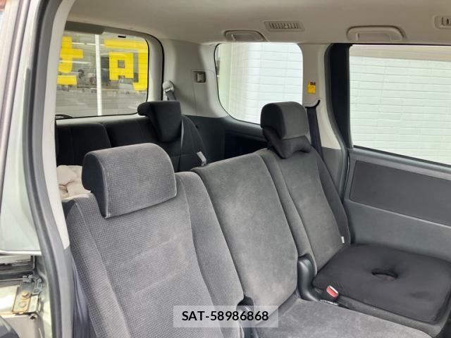 Toyota VOXY 2007-07 8369693-15