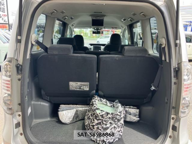 Toyota VOXY 2007-07 8369693-18