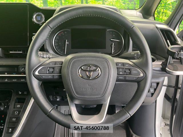 Toyota VOXY 2023-08 8369652-11