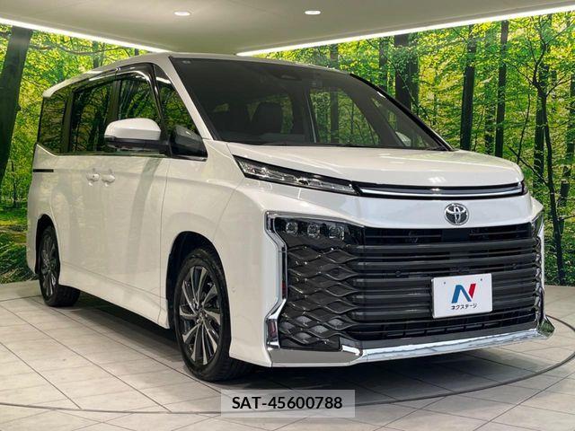 Toyota VOXY 2023-08 8369652-16